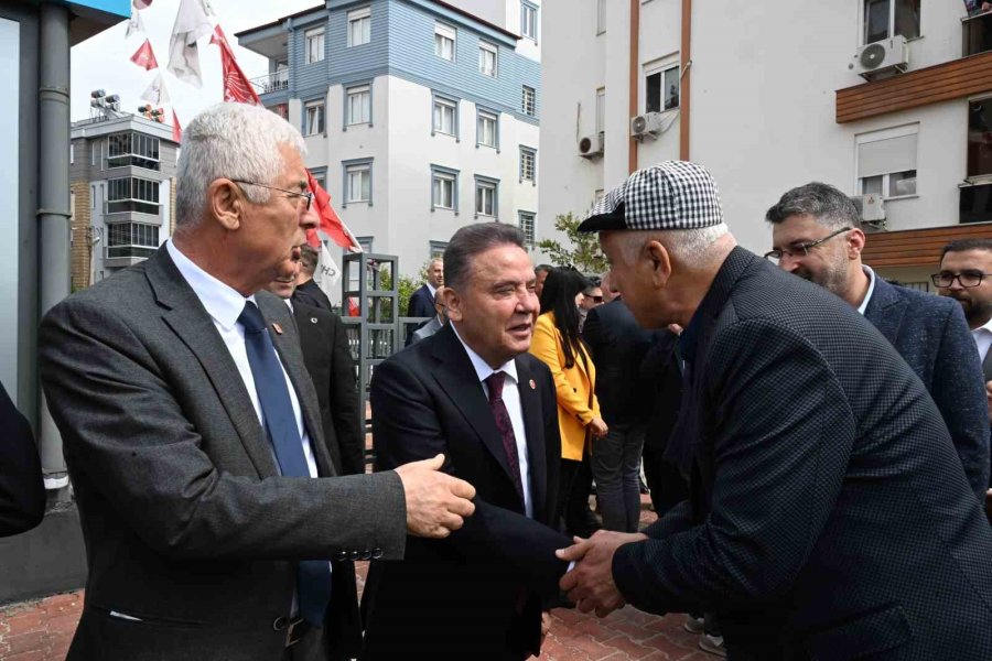 Antalya Büyükşehir Belediye Başkanı Muhittin Böcek Partililerle Bayramlaştı