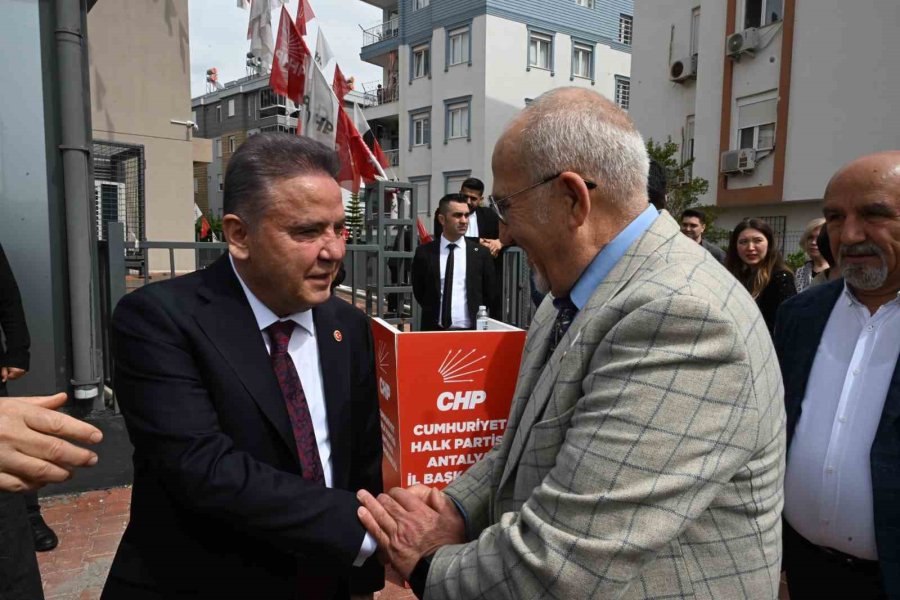 Antalya Büyükşehir Belediye Başkanı Muhittin Böcek Partililerle Bayramlaştı