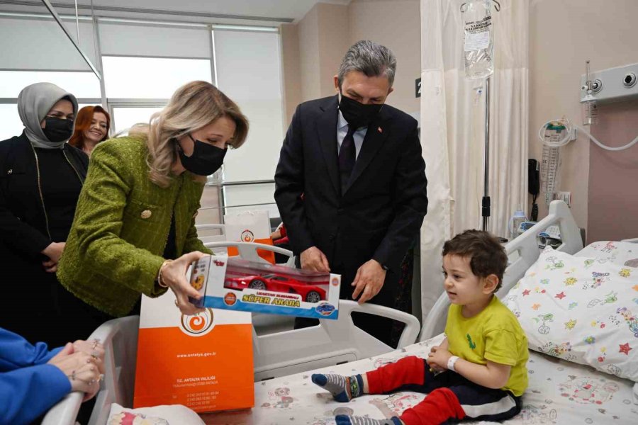 Antalya Valisi Hulusi Şahin’den Bayram Ziyaretleri