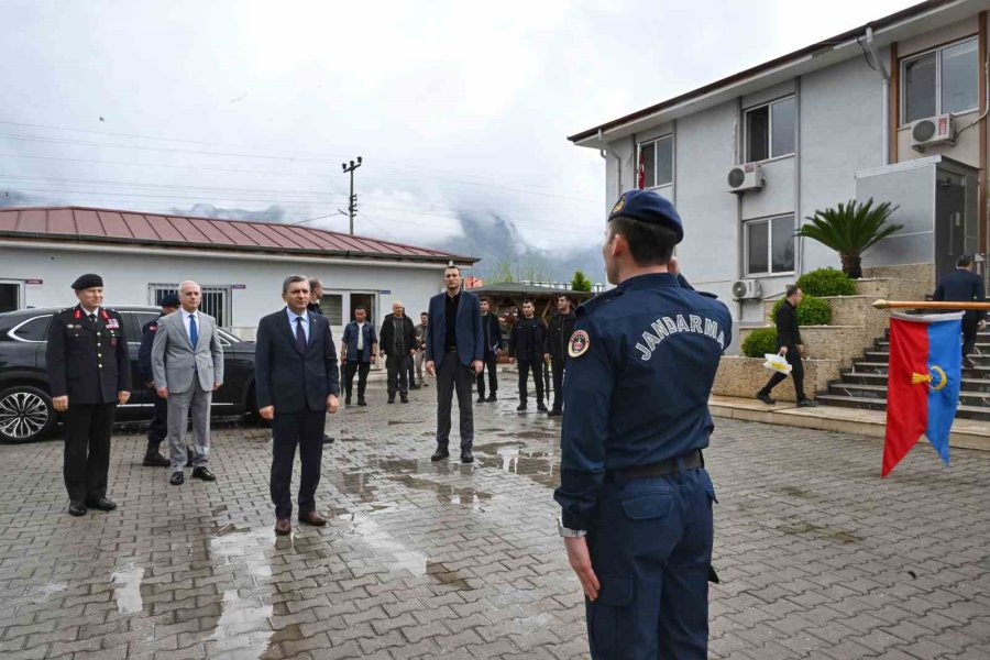 Antalya Valisi Hulusi Şahin’den Bayram Ziyaretleri