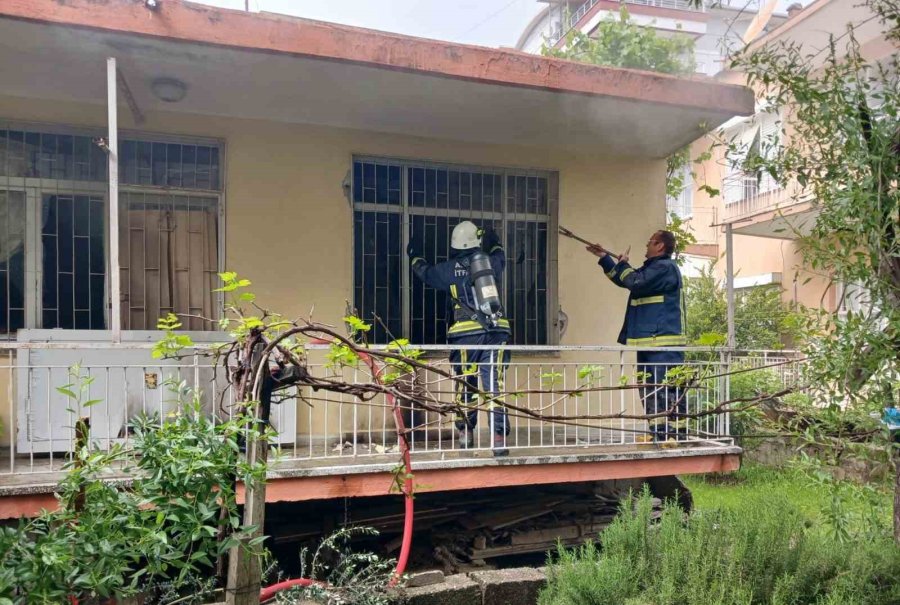 Babasına Kızıp Evi Yakmak İstedi