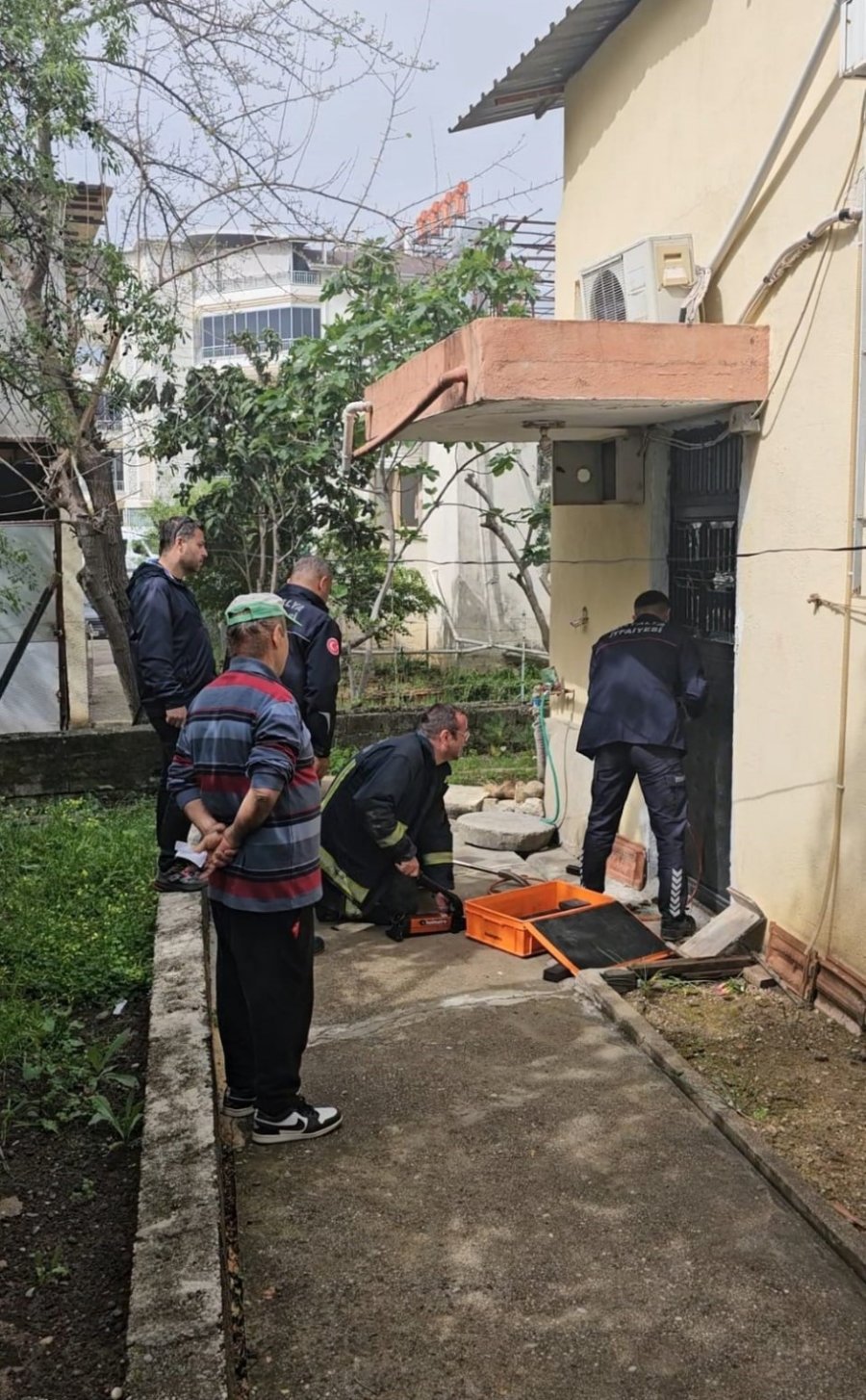 Babasına Kızıp Evi Yakmak İstedi