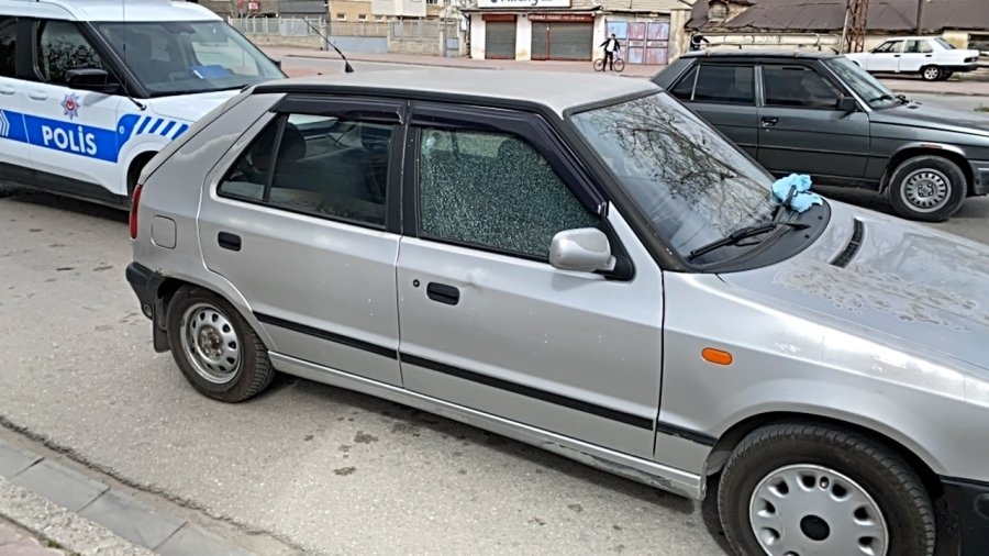 Tartışmada Silahtan Çıkan Kurşun Yoldan Geçen Sürücüyü Yaraladı