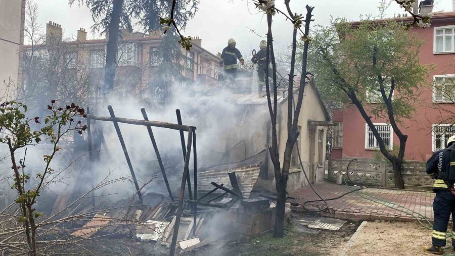 Konya’da Çocukların Attığı Torpil Yangına Sebep Oldu