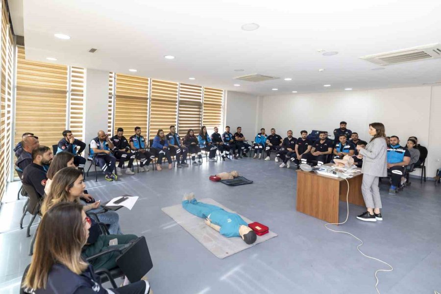 Sağlık Personeline ‘temel Yaşam Desteği Ve Entübasyon’ Eğitimi Verildi