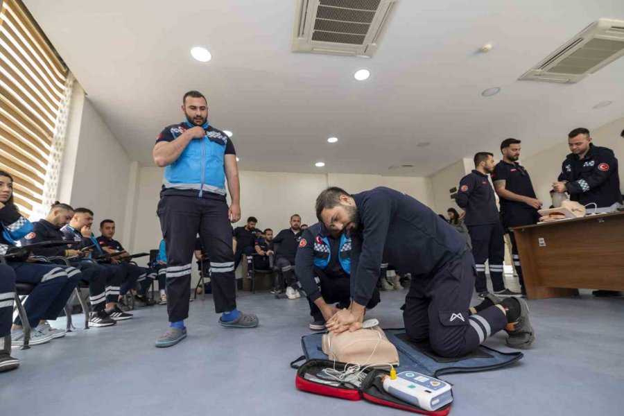 Sağlık Personeline ‘temel Yaşam Desteği Ve Entübasyon’ Eğitimi Verildi