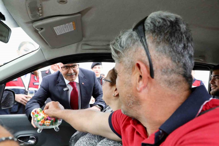 Vali Çelik’ten Uygulama Noktalarına Bayram Ziyareti