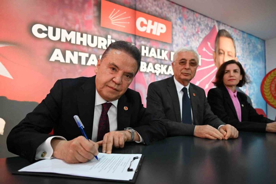 Antalya’da İlk İmza Büyükşehir Belediye Başkanı Muhittin Böcek’ten