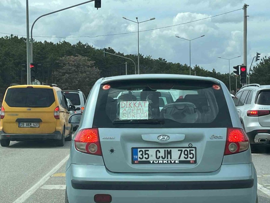 Eskişehir’de Sürücünün Aracına Astığı Not Dikkat Çekti