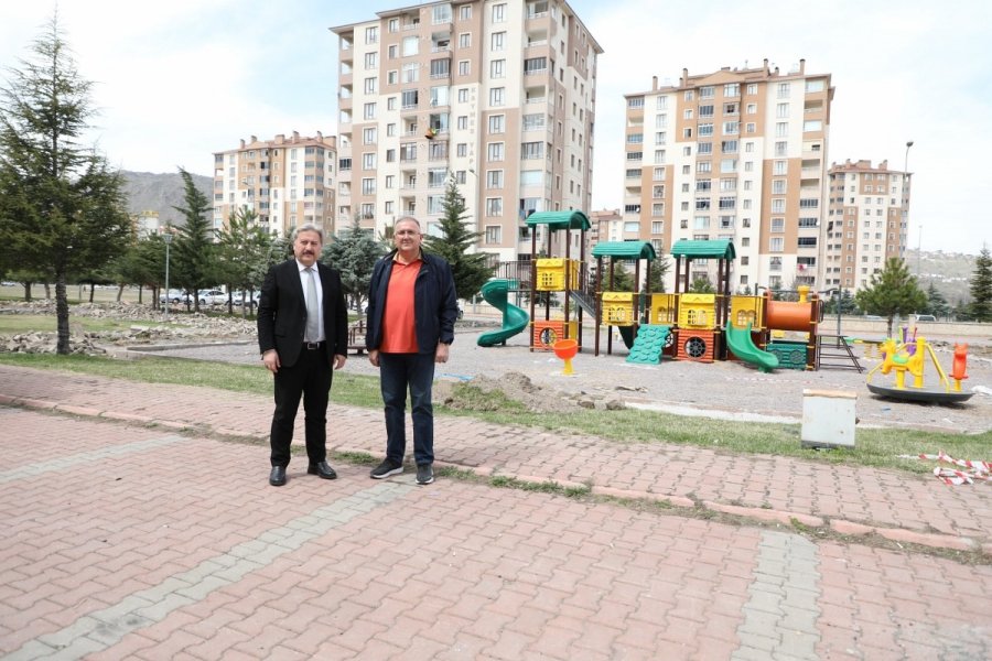 Melikgazi’de Şairler Parkı’nda Yapım Çalışmaları Sürüyor