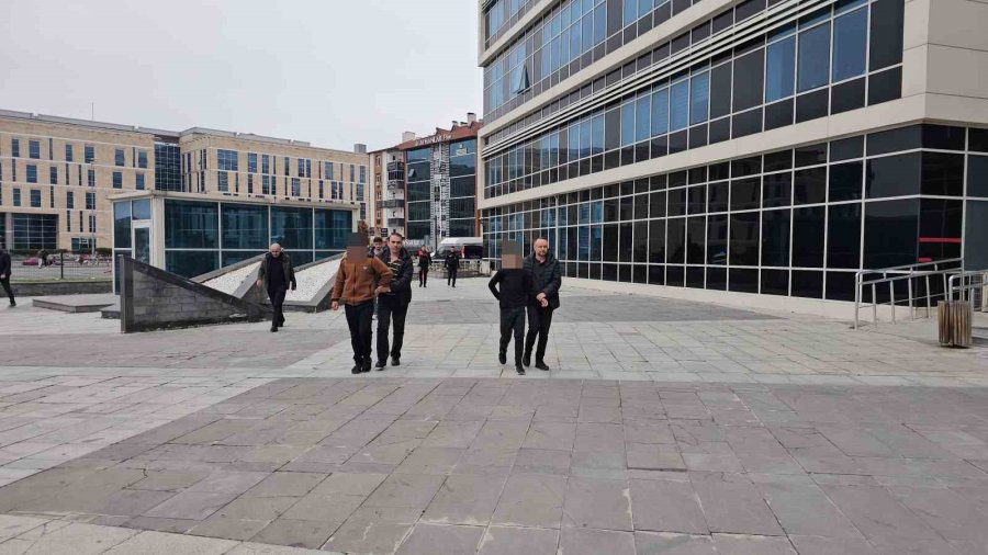 Kayseri’de Cinayet: Bıçaklanan Genç Hayatını Kaybetti