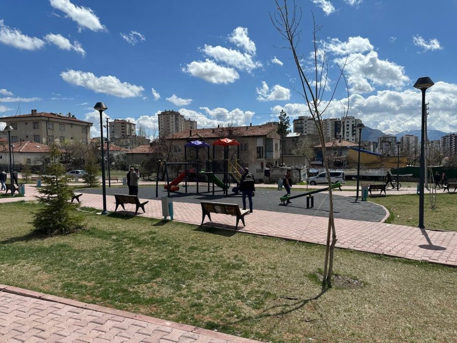 Kayseri’de Cinayet: Bıçaklanan Genç Hayatını Kaybetti