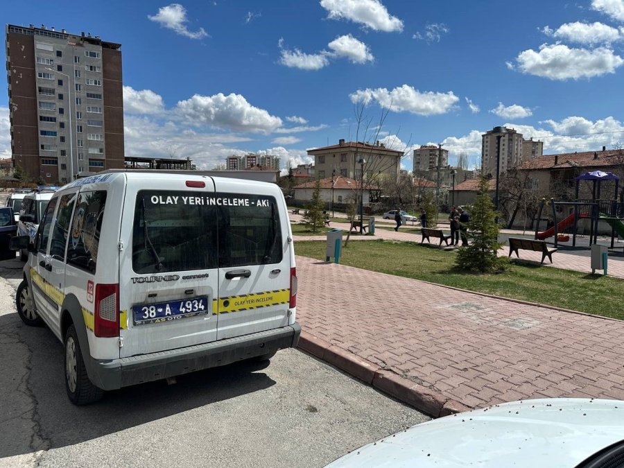 Kayseri’de Cinayet: Bıçaklanan Genç Hayatını Kaybetti