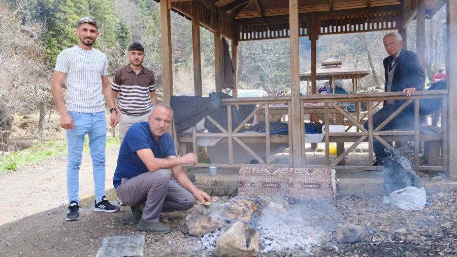 Konya’da Aygırdibi Şelalesi Bayramda Piknikçilerin Akınına Uğradı