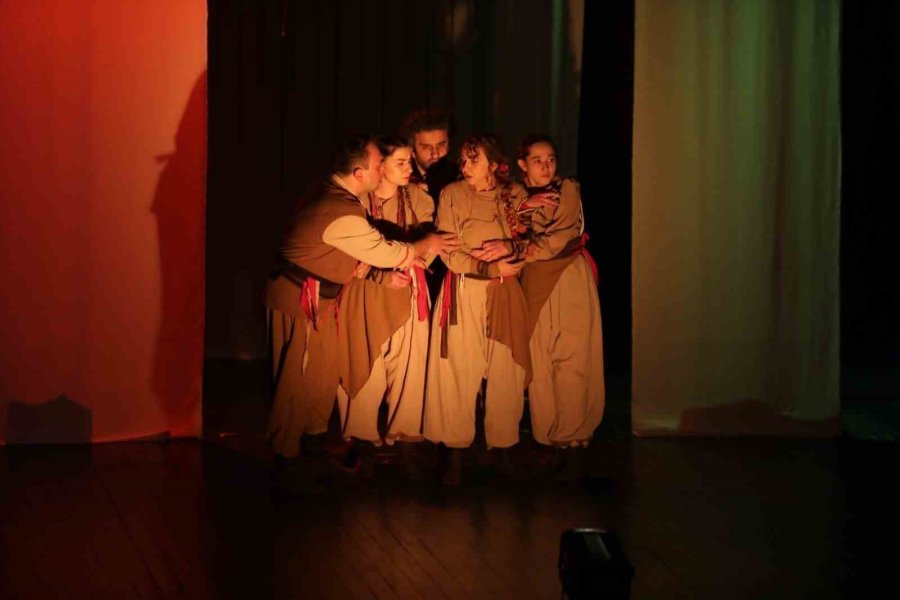 Odunpazarı Belediye Tiyatrosu’ndan Nisan Ayına Özel Program