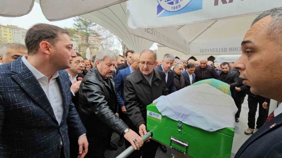Başkan Yalçın’ın Hayatını Kaybeden Annesi Son Yolculuğuna Uğurlandı