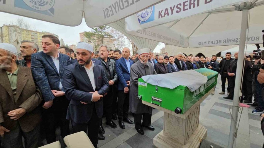 Başkan Yalçın’ın Hayatını Kaybeden Annesi Son Yolculuğuna Uğurlandı