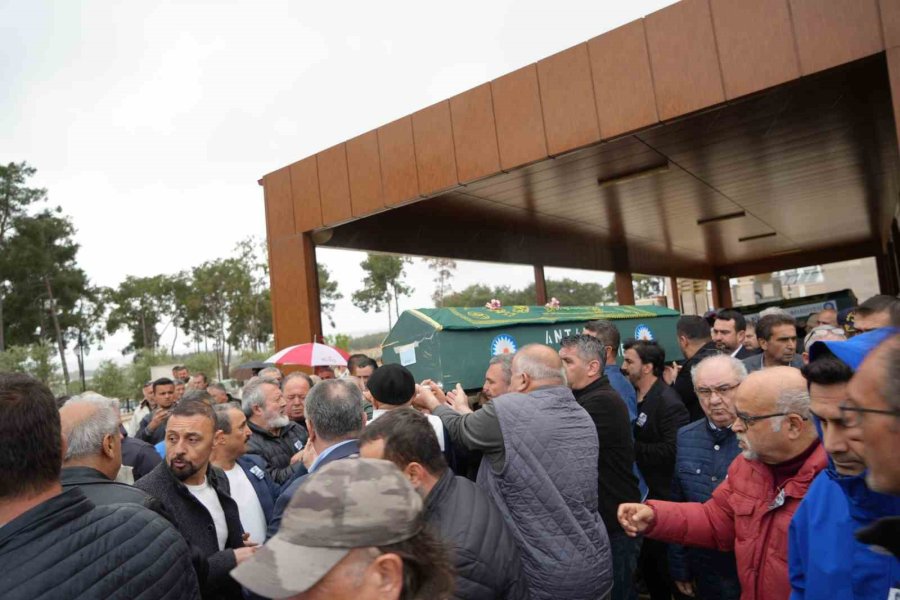 Antalya Basınının Gülen Yüzü Kalp Krizine Yenik Düştü