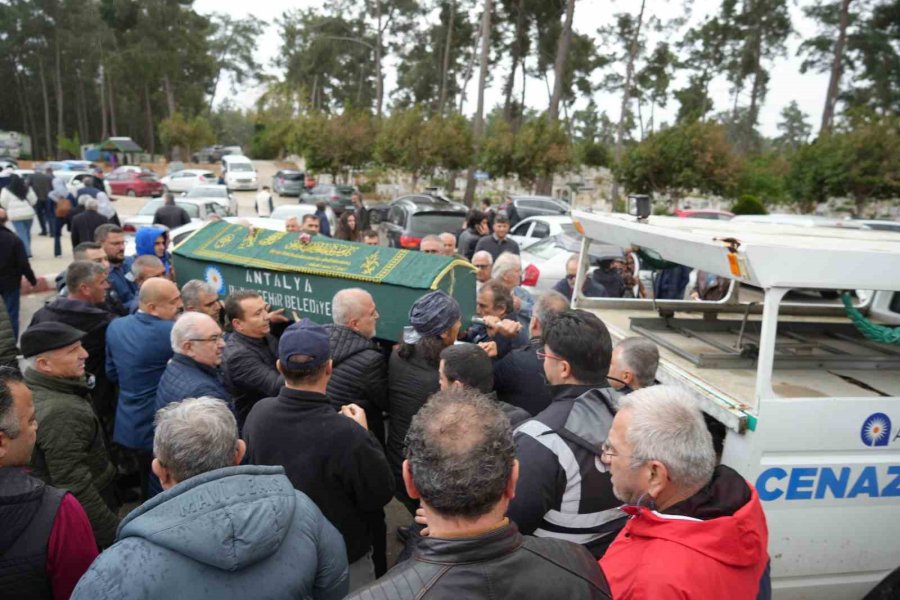Antalya Basınının Gülen Yüzü Kalp Krizine Yenik Düştü
