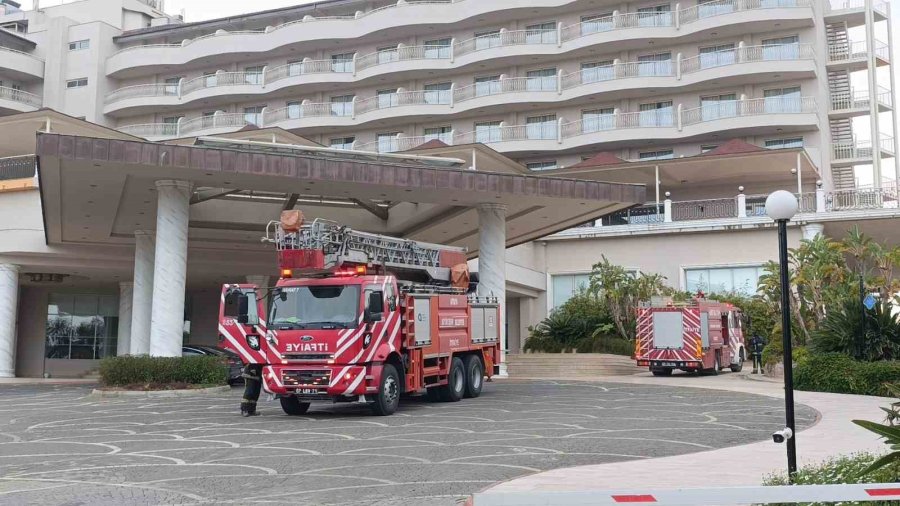 Antalya’da Otelin Santralinde Çıkan Yangın Çalışanlarca Söndürüldü