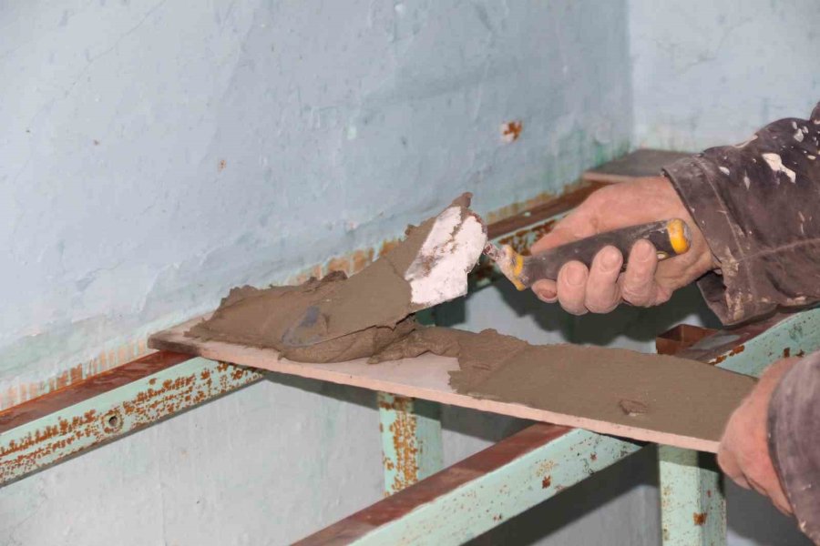 Evden Atılan Yaşlı Adamın Yüzü İha’nın Haberinden Sonra Güldü