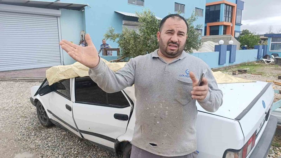 Antalya’da Hortum 2 Tonluk Bungalovu 30 Metre Sürükledi, Karavanı Otomobillerin Üzerine Fırlattı