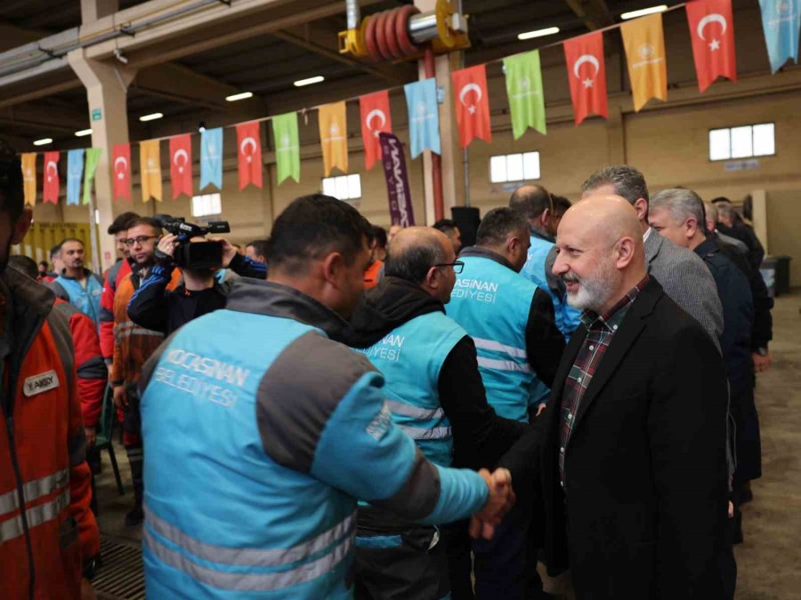 Başkan Çolakbayrakdar: "gece-gündüz Demeden Daha Güzel Hizmet İçin Çalışıyoruz"
