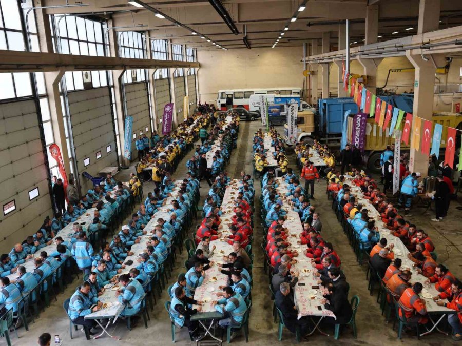 Başkan Çolakbayrakdar: "gece-gündüz Demeden Daha Güzel Hizmet İçin Çalışıyoruz"