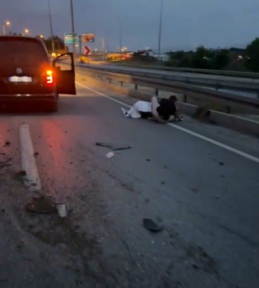 Manavgat’ta Araç Refüjü Aşıp Karşı Şeride Geçti: 1 Yaralı