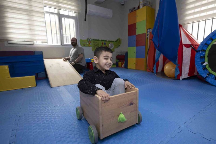 Otizm Aile Danışma Merkezi 1,5 Yılda 250 Çocuğa Ulaştı