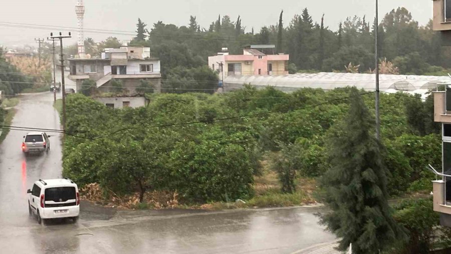 Mersin’de Fırtına Etkili Oldu, Seralar Zarar Gördü