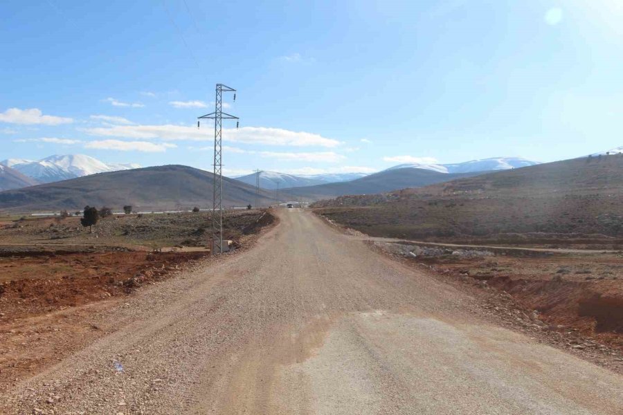 Büyükşehir’den Korkuteli Grup Yollarında Çalışma