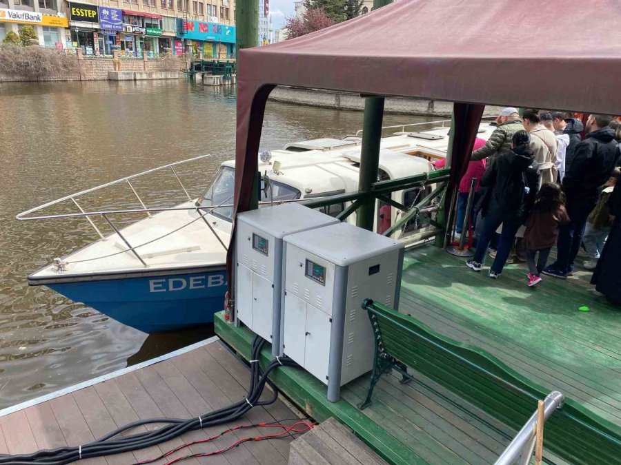 Köprüde Fotoğraf Çektirmeden Gitmiyorlar