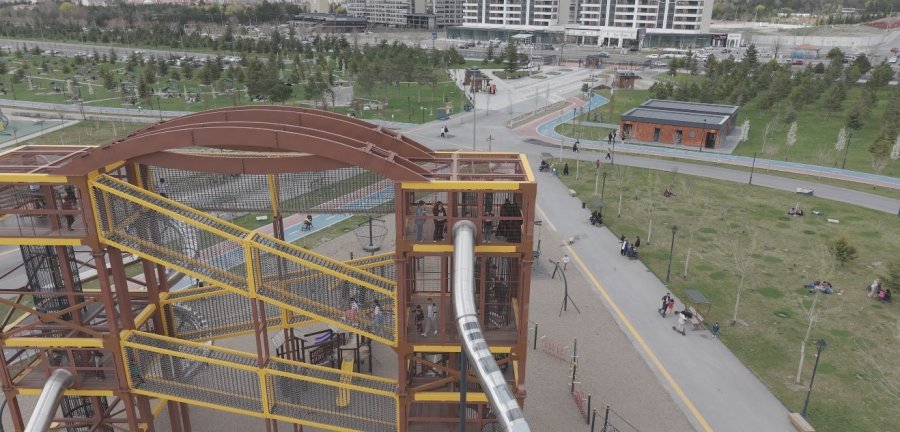 Vatandaşlar Bayram Sevincini Millet Bahçesi’nde Yaşadı