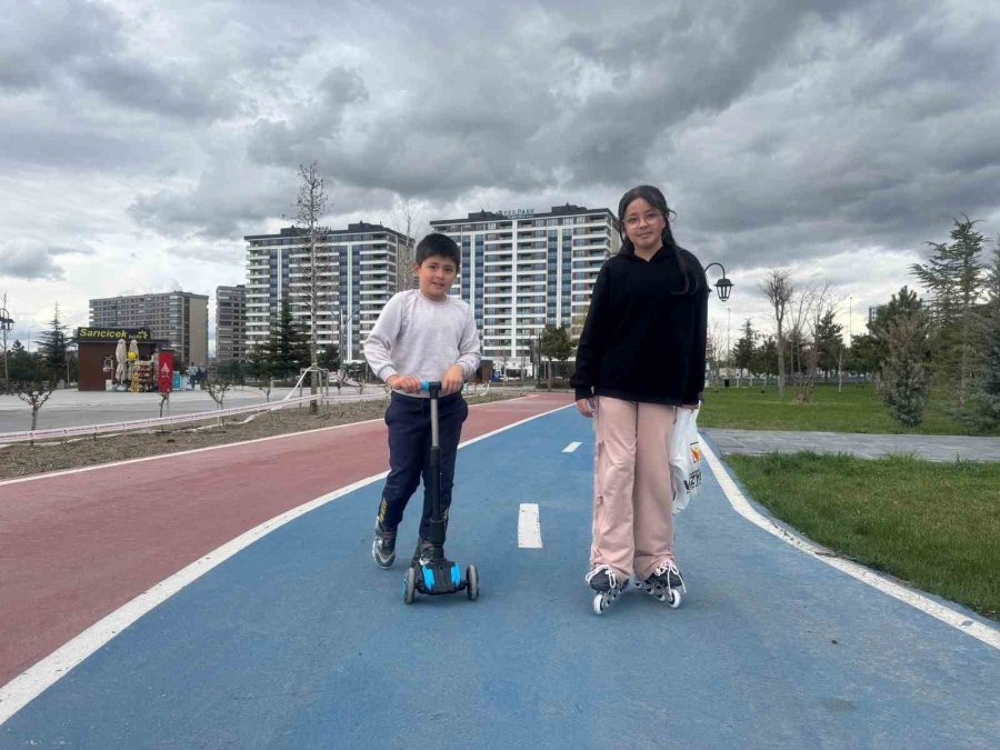 Vatandaşlar Bayram Sevincini Millet Bahçesi’nde Yaşadı