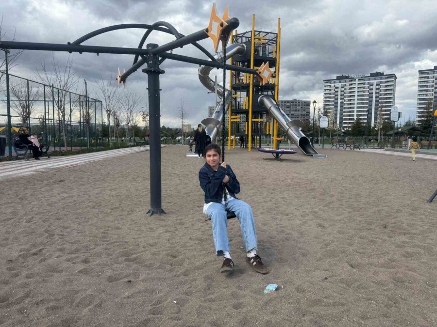 Vatandaşlar Bayram Sevincini Millet Bahçesi’nde Yaşadı