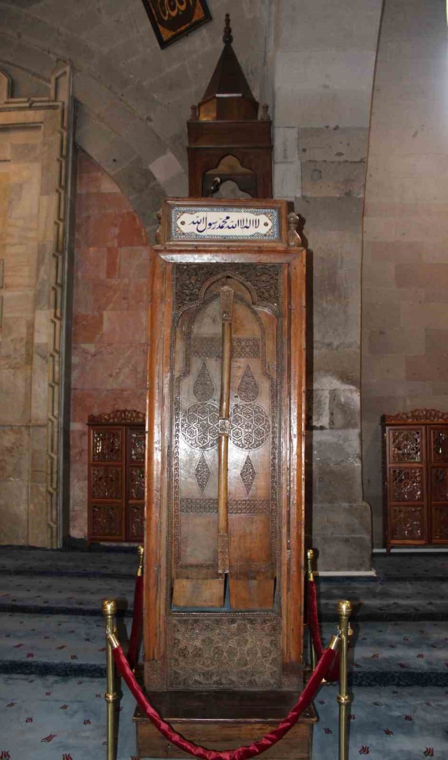 900 Yıllık Minber İlk Günkü Gibi İhtişamını Koruyor