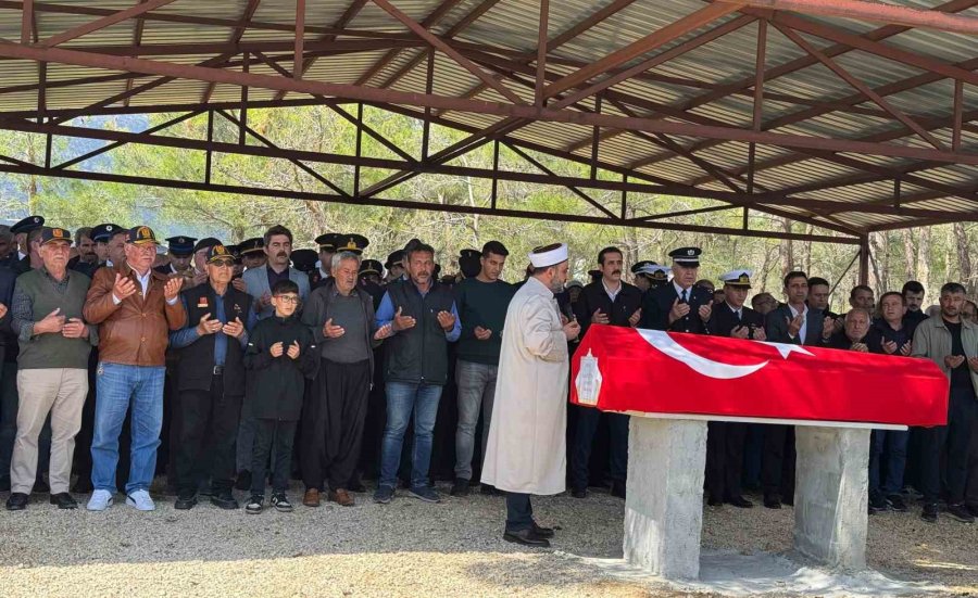 Kıbrıs Gazisi Kemal Çetin Son Yolculuğuna Uğurlandı