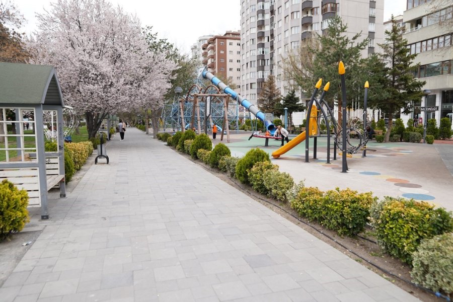 Melikgazi Belediyesi, 5,5 Yıl İçinde 300 Parkı Hizmete Kazandırdı
