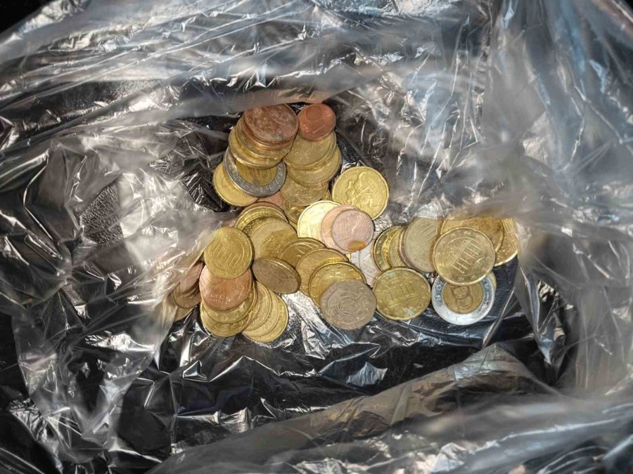 Antalya’da Dilencinin Üzerinden Çıkanlar Döviz Bürosunu Aratmadı