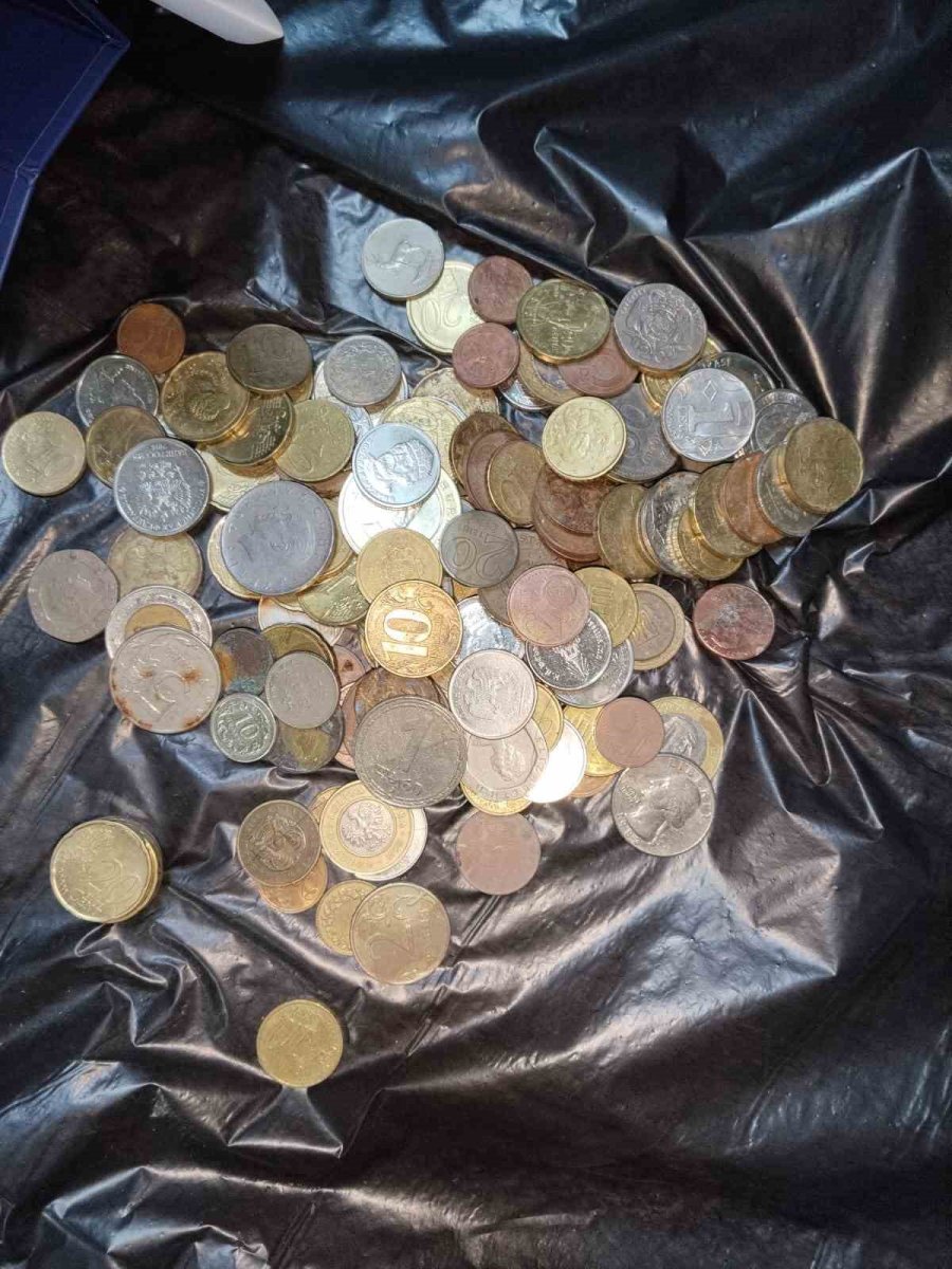 Antalya’da Dilencinin Üzerinden Çıkanlar Döviz Bürosunu Aratmadı