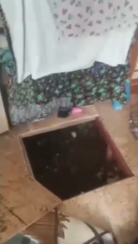 2 Yıldır Aranan Firarı Yatak Odasının Altına Kazdığı Tünelde Yakalandı