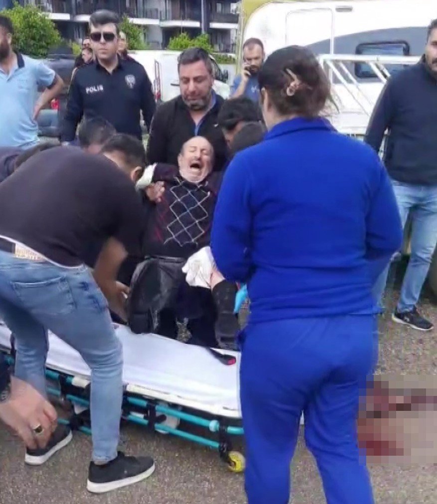 Kaza Sonrası Kavgada Bıçaklandı, Saldırgana "tamam Ben Suçluyum, Ne Gerek Vardı" Diye Serzenişte Bulundu