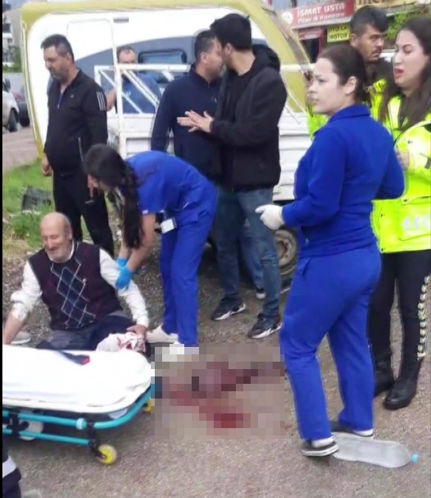 Kaza Sonrası Kavgada Bıçaklandı, Saldırgana "tamam Ben Suçluyum, Ne Gerek Vardı" Diye Serzenişte Bulundu