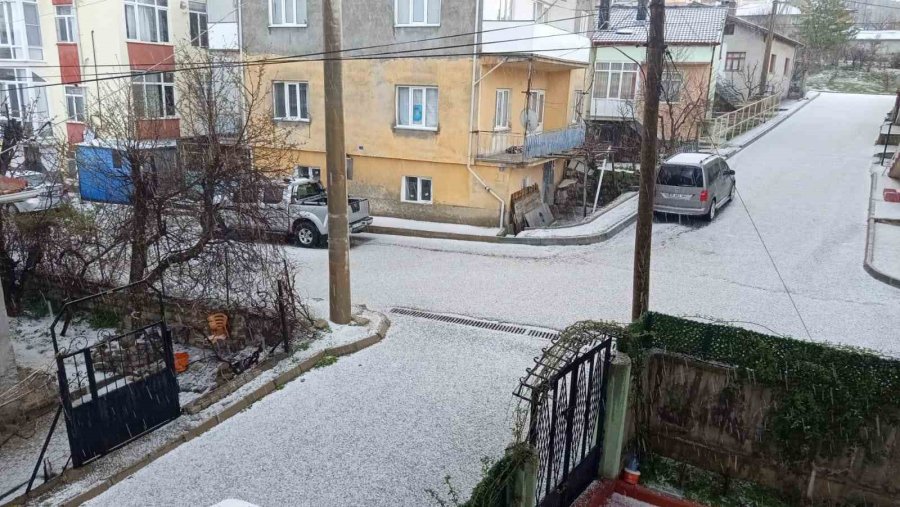 Bozkır’da Dolu Yağışı Tarım Arazilerine Zarar Verdi