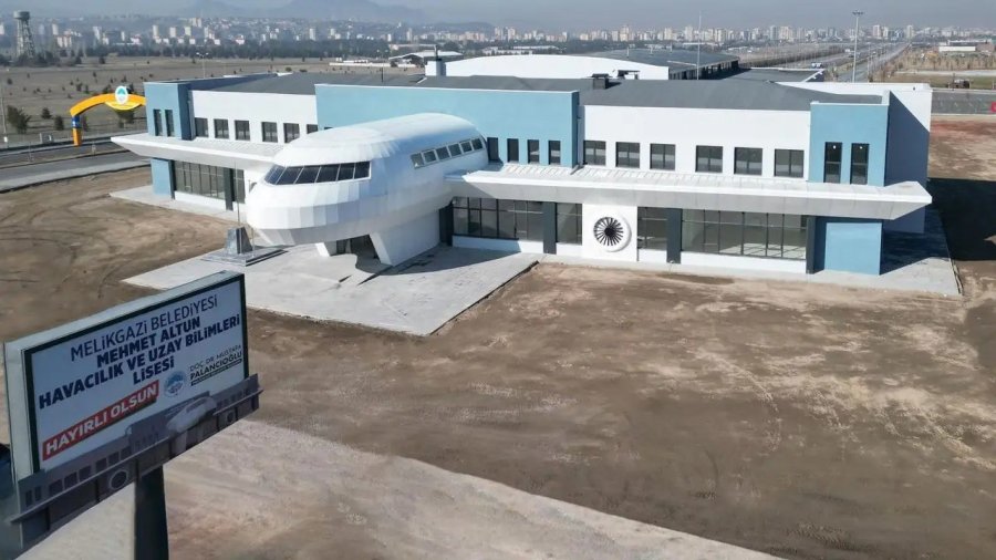 Melikgazi Belediyesi Gençlere Yönelik Hizmetleriyle Örnek Oluyor