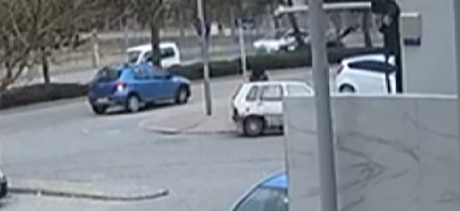 Otomobilin Yayaya Çarptığı Feci Kaza Kamerada