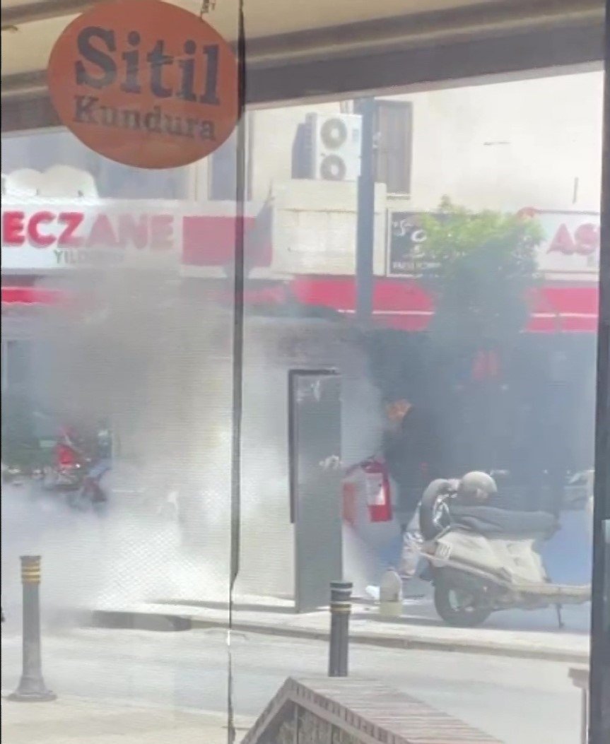 Tüplü Seyyar Mısır Arabası Yandı, İlk Müdahaleyi Vatandaş Yaptı