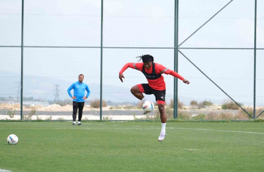 Atakaş Hatayspor, Eyüpspor Maçının Hazırlıklarını Sürdürdü