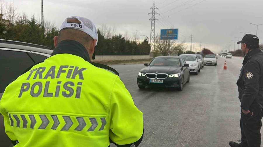 Bayram Dönüşünde Güvenli Trafik Akışı İçin Denetimler Aralıksız Sürüyor